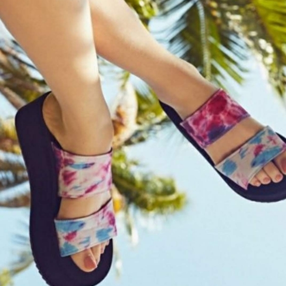 UO Ava Neoprene Platform Sandals - 7 & 8 - Picture 6 of 6